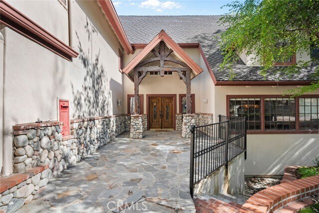 Building Photo - 887 Talisman Ln