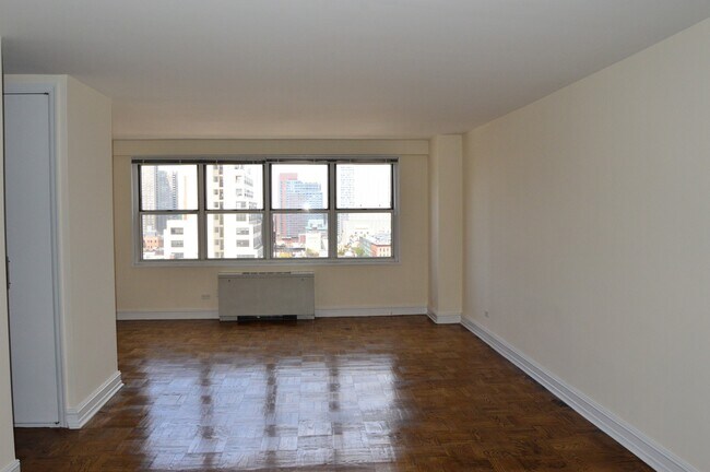 Building Photo - 888 Eighth Avenue