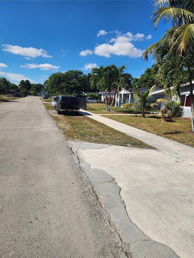 Building Photo - 1501 NW 174th St