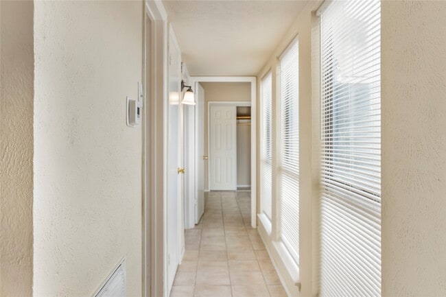 Building Photo - 17417 Ranch Country Rd