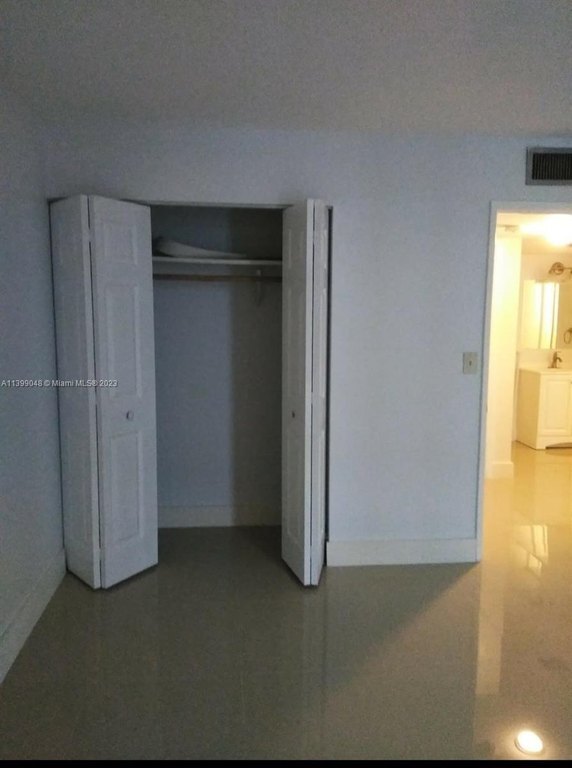 Building Photo - 110 Fontainebleau Blvd