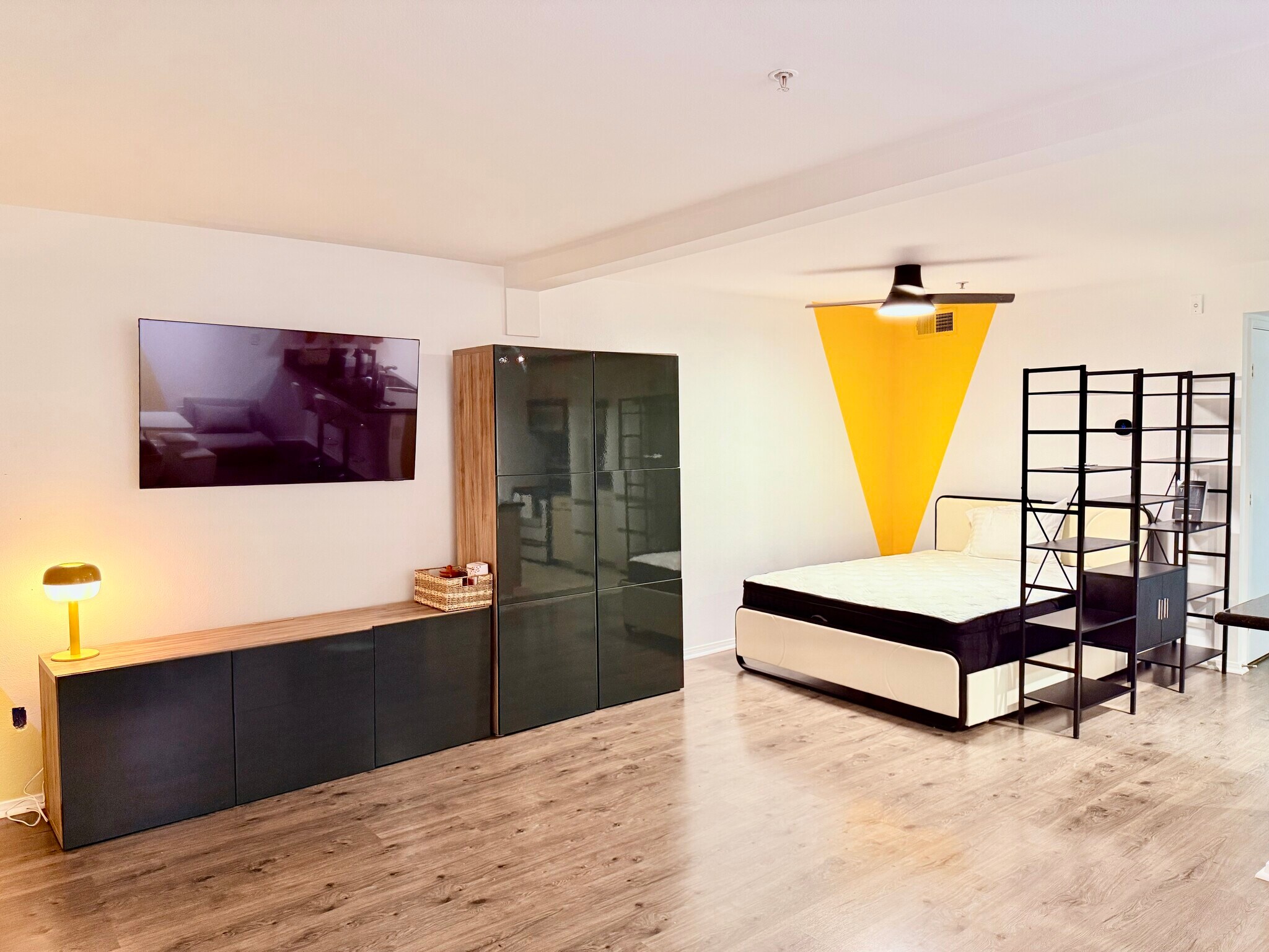 Building Photo - 101 Market St