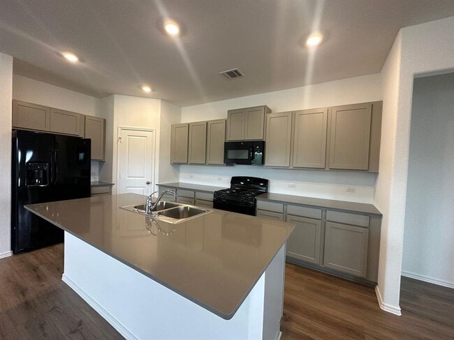Building Photo - 1404 Marley