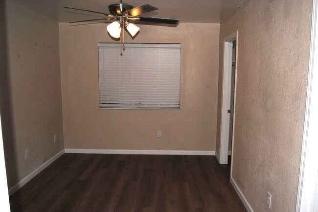 Building Photo - 4809 Hahn Ave