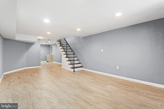 Building Photo - 2209 E Huntingdon St