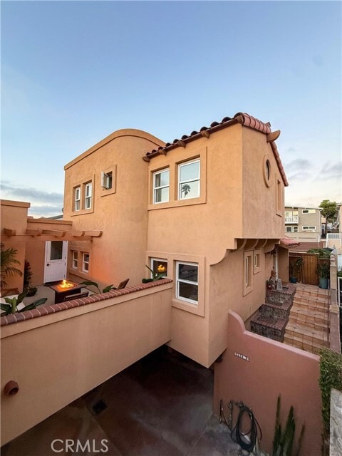 Building Photo - 214 N Irena Ave