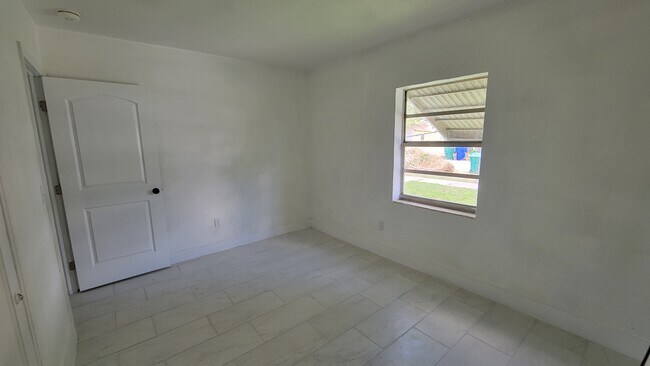 Building Photo - 1342 NW 43rd St