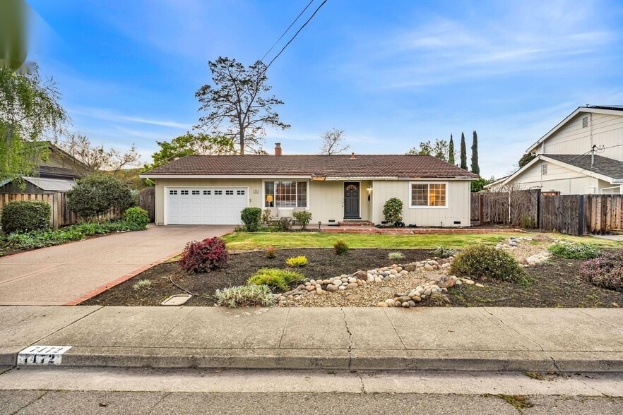 Building Photo - 7472 Blue Fox Way