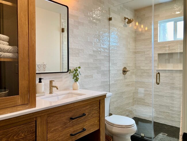 Building Photo - 5265 Loleta Ave