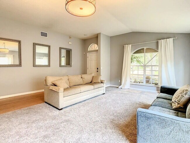 Building Photo - "Spacious 4-Bedroom Haven with 2 Full Baths in Brandon, FL – Your Dream Home Awaits!"