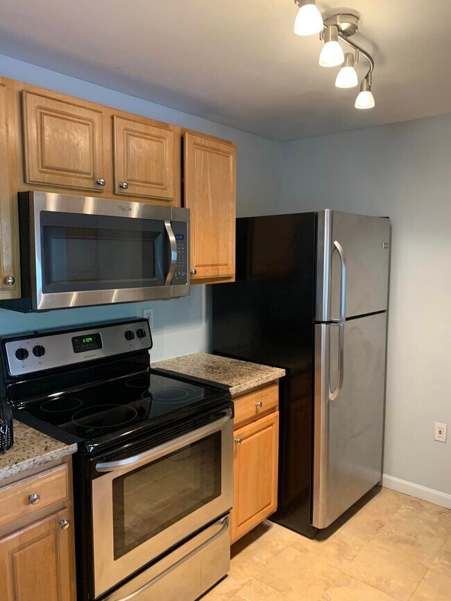 Building Photo - 1080 Bella Vista Blvd