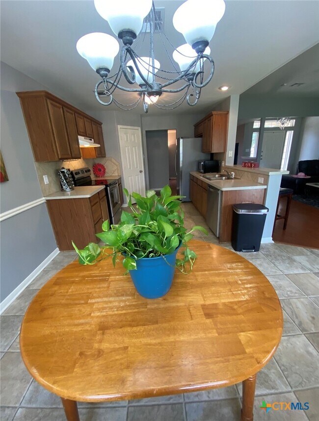 Building Photo - 5704 Meadow Wood Dr