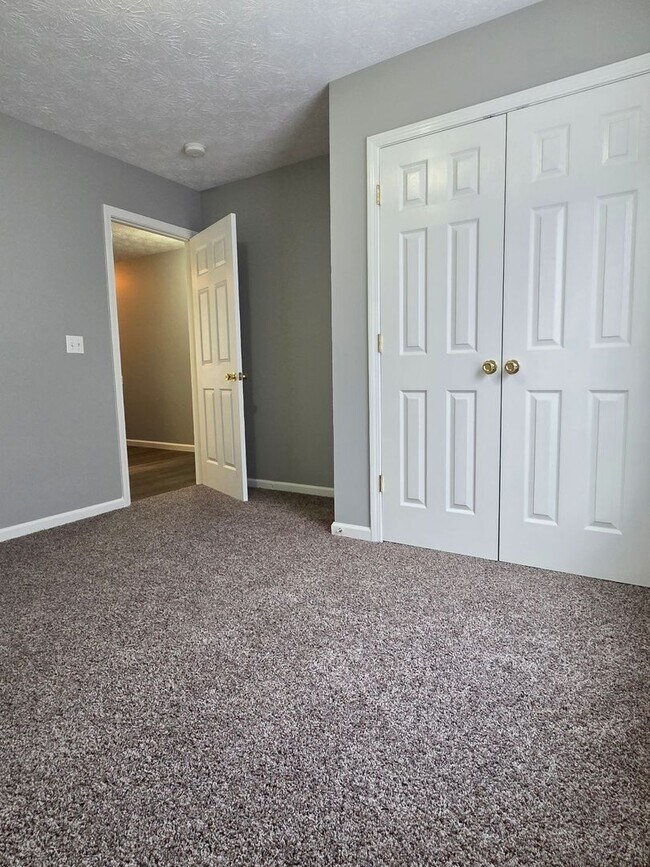 Building Photo - 171 Red Hawk Dr