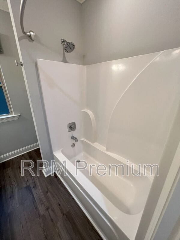 Building Photo - 2353 Orpine Ave