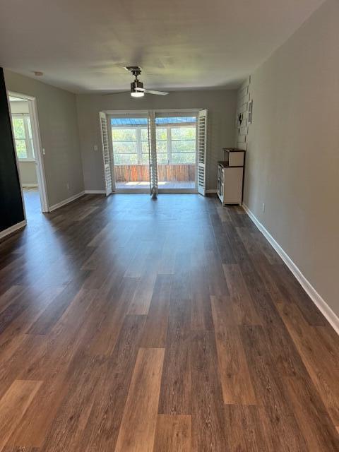 Building Photo - 1219 S Lakes End Dr