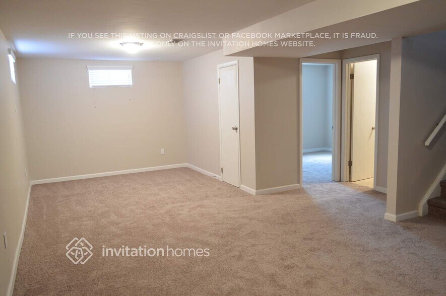 Building Photo - 10870 Larry Dr