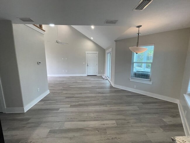 Building Photo - 143 Reef Dr