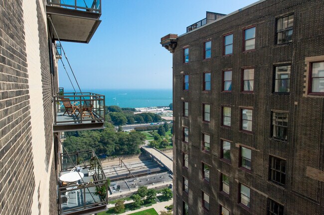 Building Photo - 310 S Michigan Ave