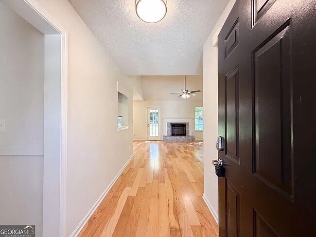 Building Photo - 105 Nanci Ct