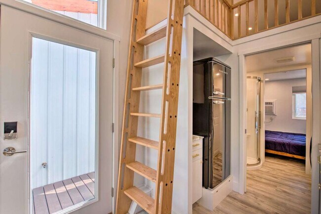 Building Photo - 161 Vidas Ave