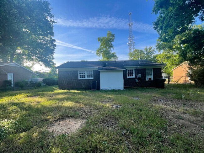 Building Photo - Must see ,This 3-bedroom, 1-bath home in Rock Hill South Carolina,