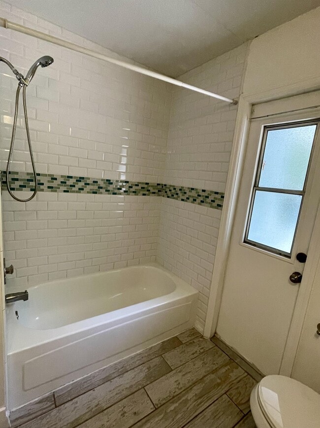 Building Photo - 5610 29th St Cir E