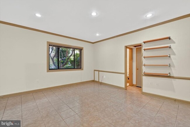 Building Photo - 4114 Davis Pl NW