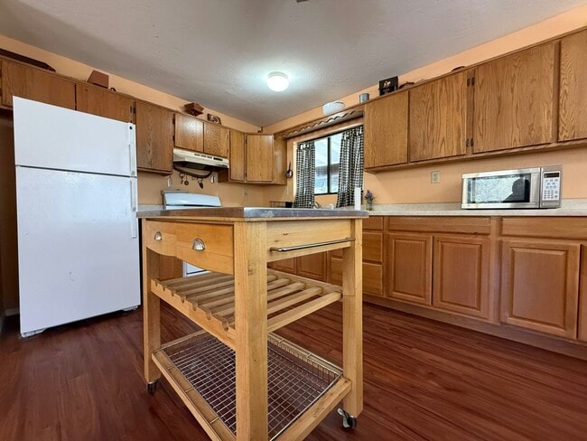 Building Photo - 2143 Cottontail Rd