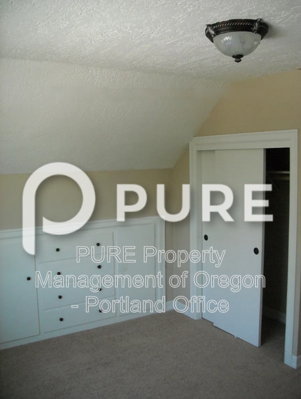 Building Photo - 1420 SE 40th Ave