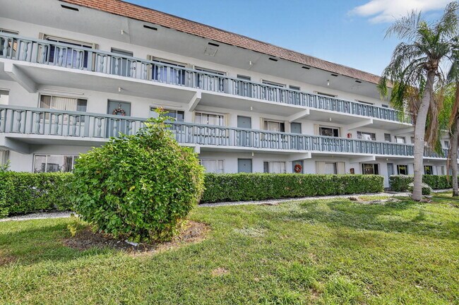 Building Photo - 2200 Springdale Blvd