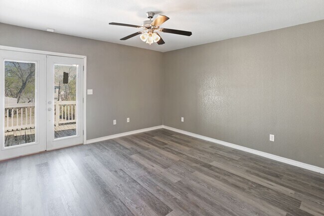 Building Photo - 939 John Page Dr