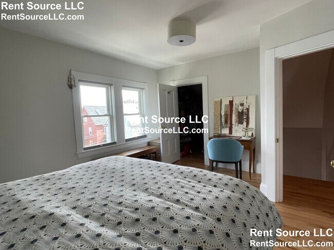 Building Photo - 12 Seven Pines Ave
