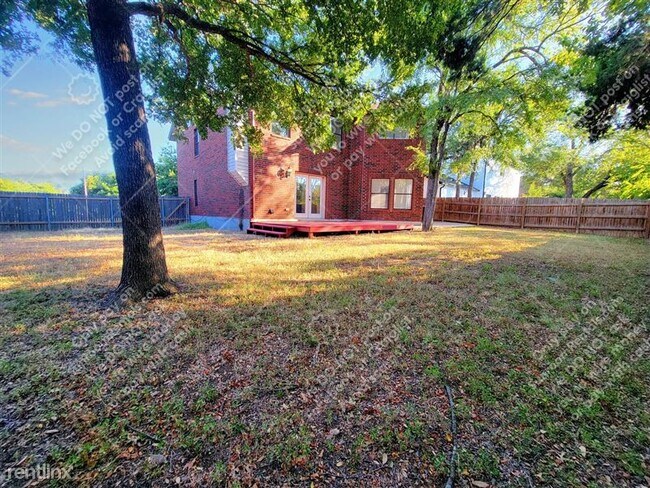 Building Photo - 809 Dogwood Trail