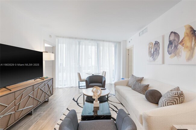 Building Photo - 801 S Miami Ave