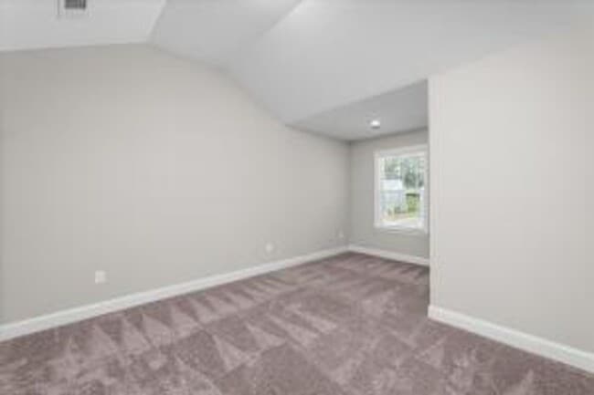 Building Photo - 1005 Linsmore Ave