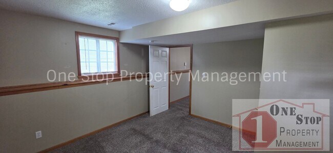 Building Photo - 4 Bedroom, 2.5 Bathroom home in Belton!