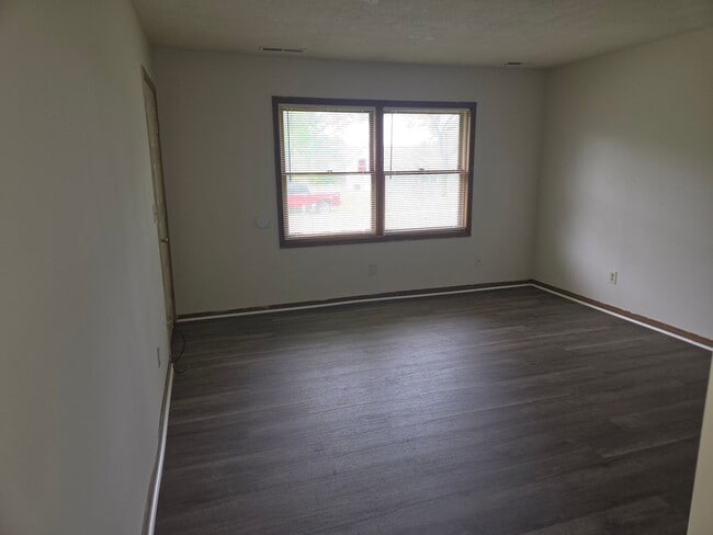 Building Photo - 3617-3619 Greeley Dr