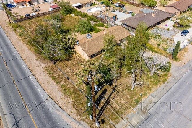 Building Photo - Single-Story 3BR Home with Garage & Fully Fenced Yard