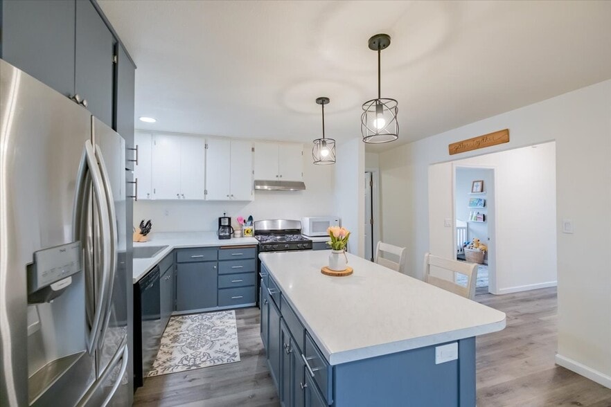 Building Photo - 365 S 15th St