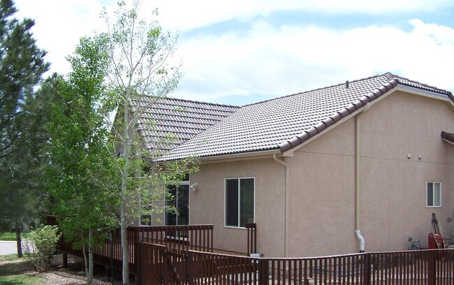 Building Photo - 2361 Craycroft Dr