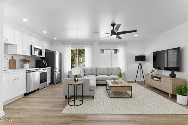 Building Photo - 3308 Primavera St