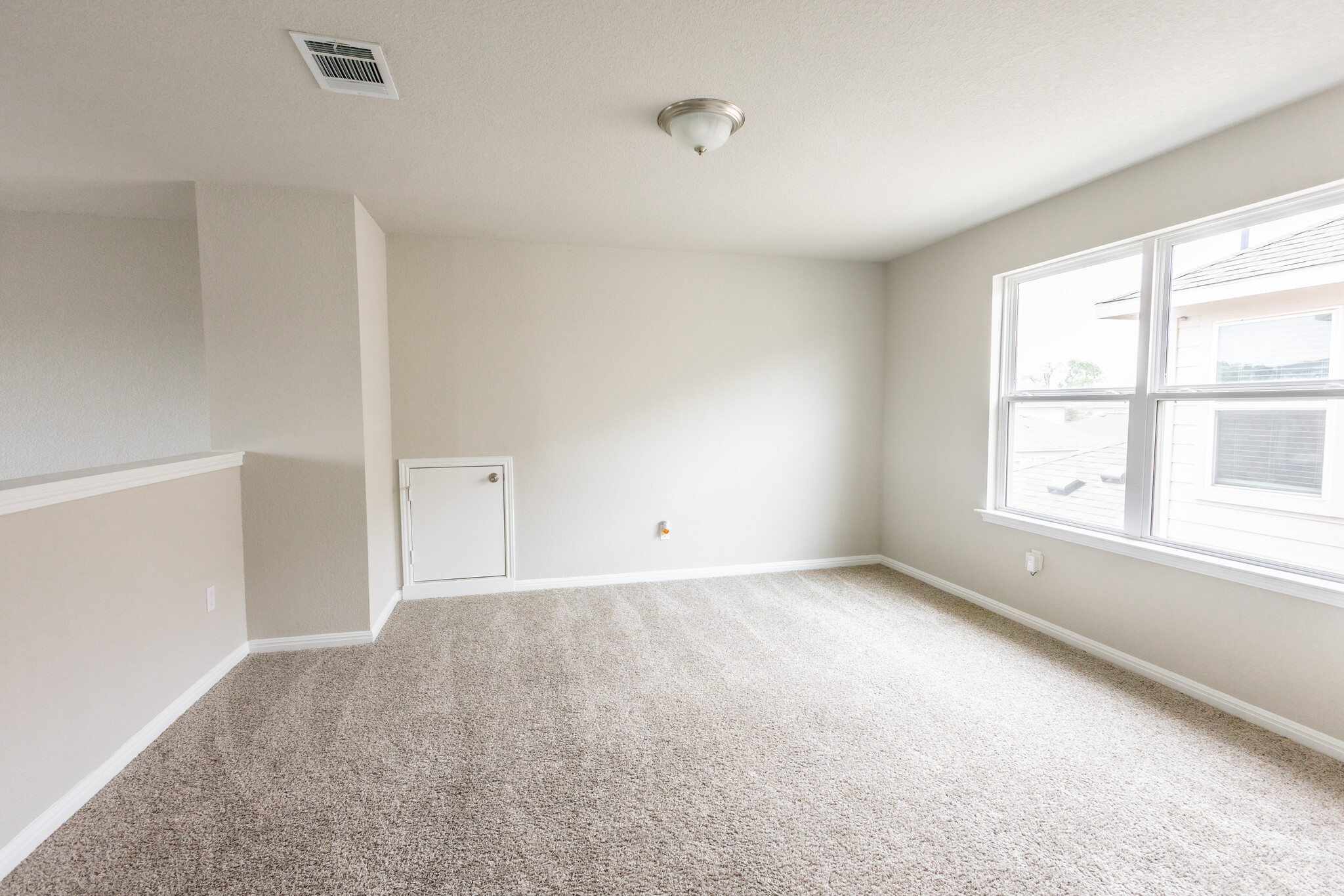 Building Photo - 209 Yoakum St