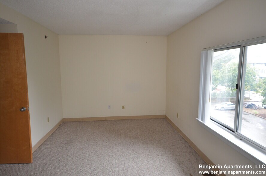 Building Photo - 150 North Beacon St