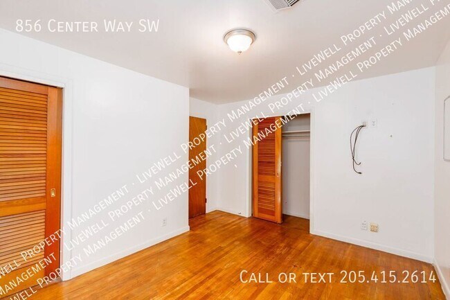 Building Photo - 856 Center Way SW