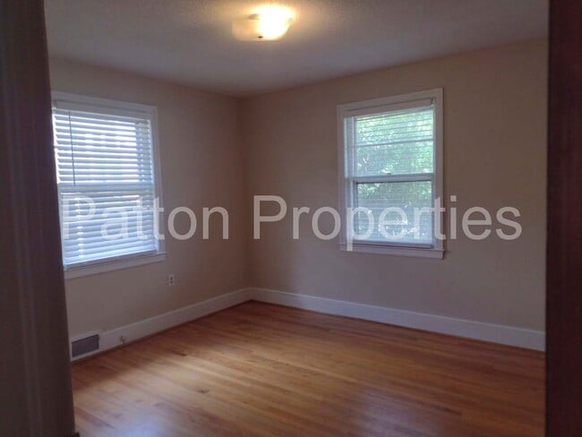 Building Photo - Cayce Avenues Home