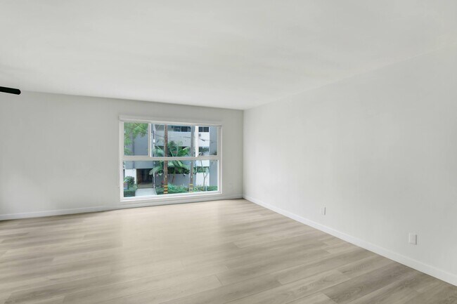 Building Photo - 8741-8743 Shoreham