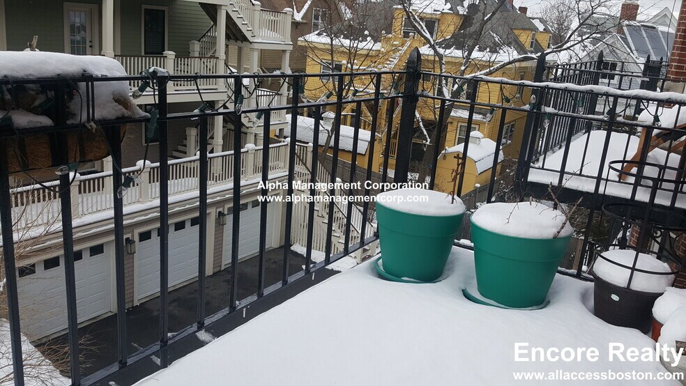 Building Photo - 163 Summer St