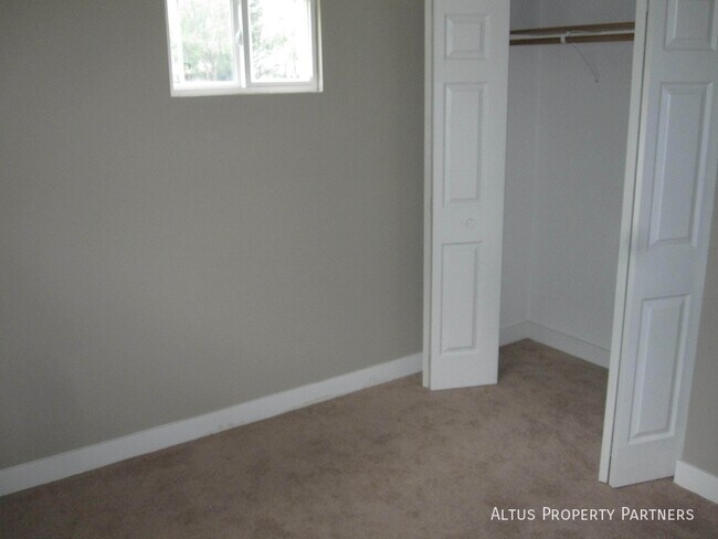 Building Photo - 16535 Spaulding Ave