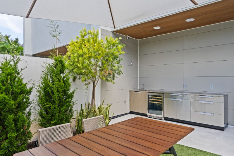 Building Photo - 986 Excellence Cir