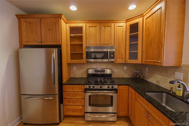 Building Photo - 55 1st St